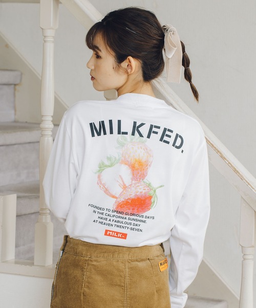 MILKFED.(ミルクフェド)の「LS TEE STRAWBERRY(Tシャツ/カットソー・レディース・ホワイト/ブラック・ONE SIZE)」の1枚目の写真