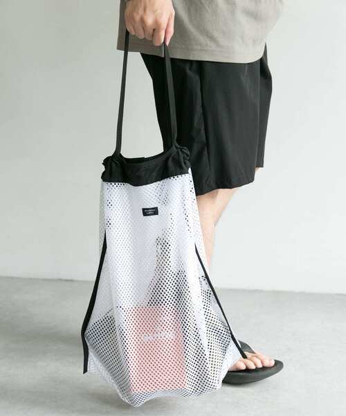 URBAN RESEARCH DOORS（アーバンリサーチドアーズ）の「STANDARD SUPPLY　FIN TOTE（トートバッグ・メンズ・ブラック/ブルー系その他/グレー系その他/ブラック系その他・ONE）」の3枚目の写真