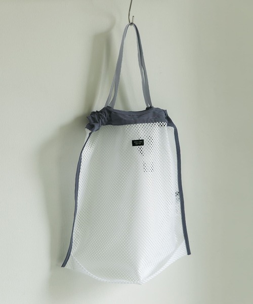 URBAN RESEARCH DOORS（アーバンリサーチドアーズ）の「STANDARD SUPPLY　FIN TOTE（トートバッグ・メンズ・ブラック/ブルー系その他/グレー系その他/ブラック系その他・ONE）」の4枚目の写真