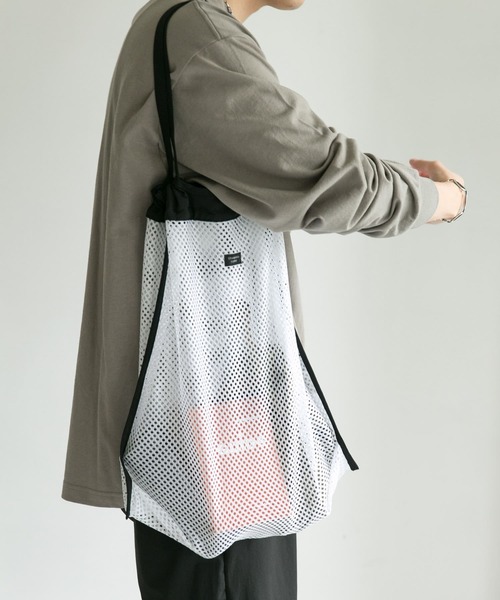 URBAN RESEARCH DOORS（アーバンリサーチドアーズ）の「STANDARD SUPPLY　FIN TOTE（トートバッグ・メンズ・ブラック/ブルー系その他/グレー系その他/ブラック系その他・ONE）」の17枚目の写真