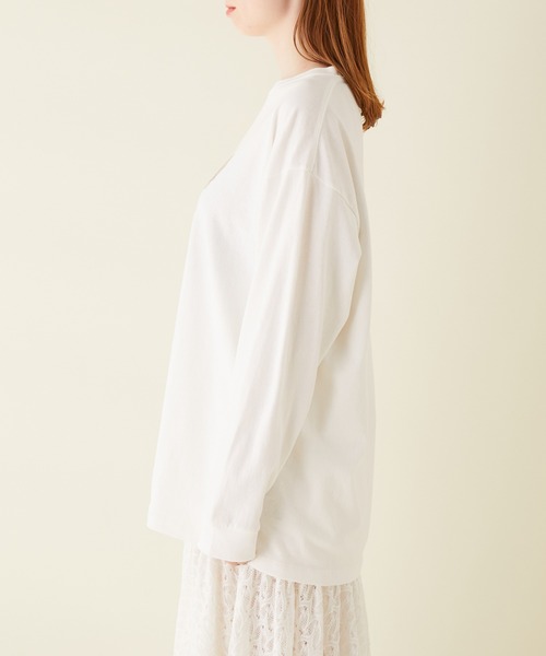 MADEMOISELLE ROPE'（マドモアゼル ロペ）の「TOLIGHT フラワーロングスリーブTシャツ（Tシャツ/カットソー・レディース・チャコールグレー/ホワイト・38）」の3枚目の写真