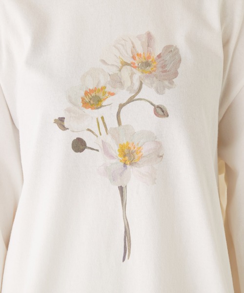 MADEMOISELLE ROPE'（マドモアゼル ロペ）の「TOLIGHT フラワーロングスリーブTシャツ（Tシャツ/カットソー・レディース・チャコールグレー/ホワイト・38）」の10枚目の写真