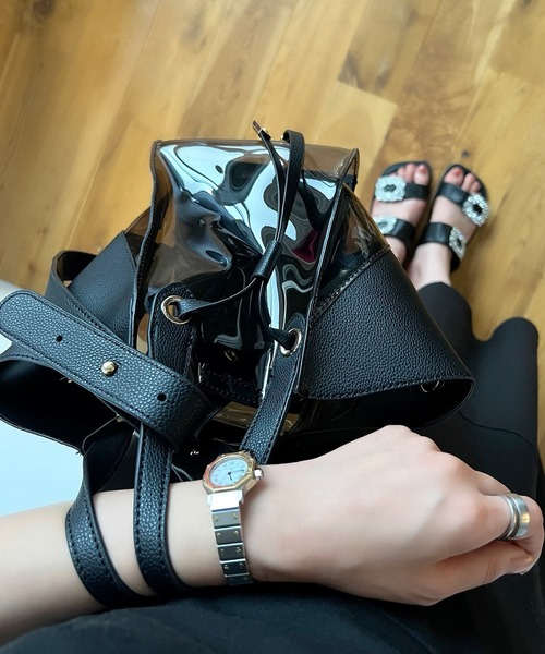 KOBE LETTUCE(コウベレタス)の「ショルダー付き4wayキューブショルダーバッグ(ショルダーバッグ・レディース・キャメル/ブラック系/ベージュ系/ベージュ/イエロー系/グリーン系その他/グレイッシュベージュ/マスタード/ブルー/ブラック/グレー系その他/ネイビー/ホワイト・FREE)」の4枚目の写真