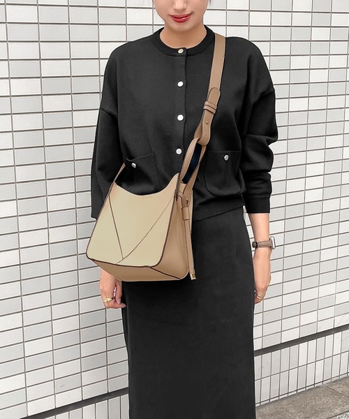 KOBE LETTUCE(コウベレタス)の「ショルダー付き4wayキューブショルダーバッグ(ショルダーバッグ・レディース・キャメル/ブラック系/ベージュ系/ベージュ/イエロー系/グリーン系その他/グレイッシュベージュ/マスタード/ブルー/ブラック/グレー系その他/ネイビー/ホワイト・FREE)」の20枚目の写真