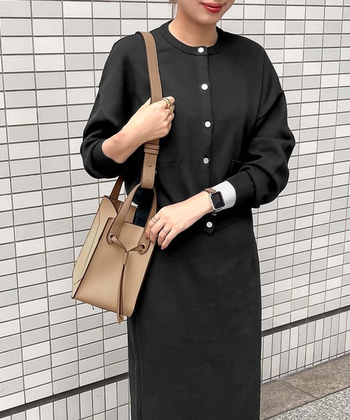 KOBE LETTUCE(コウベレタス)の「ショルダー付き4wayキューブショルダーバッグ(ショルダーバッグ・レディース・キャメル/ブラック系/ベージュ系/ベージュ/イエロー系/グリーン系その他/グレイッシュベージュ/マスタード/ブルー/ブラック/グレー系その他/ネイビー/ホワイト・FREE)」の21枚目の写真