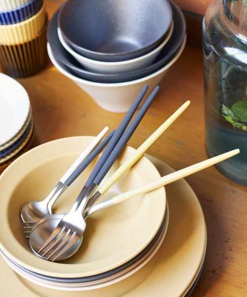 LAKOLE（ラコレ）の「マットカラースプーン(L) / 216432（カトラリー・レディース・ブラック/イエロー/桜/アイボリー・FREE）」の2枚目の写真