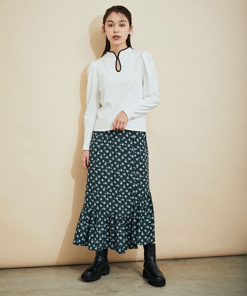 MADEMOISELLE ROPE'（マドモアゼル ロペ）の「スリットネックパフスリーブプルオーバー（Tシャツ/カットソー・レディース・ホワイト/ライトグリーン・38）」の5枚目の写真