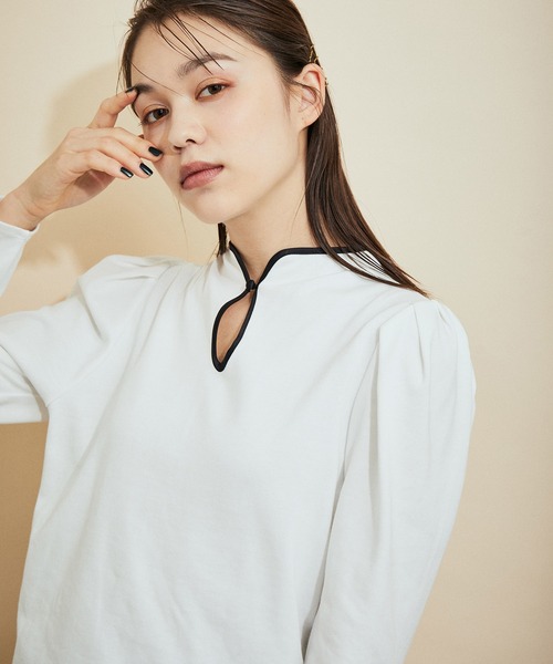 MADEMOISELLE ROPE'（マドモアゼル ロペ）の「スリットネックパフスリーブプルオーバー（Tシャツ/カットソー・レディース・ホワイト/ライトグリーン・38）」の16枚目の写真