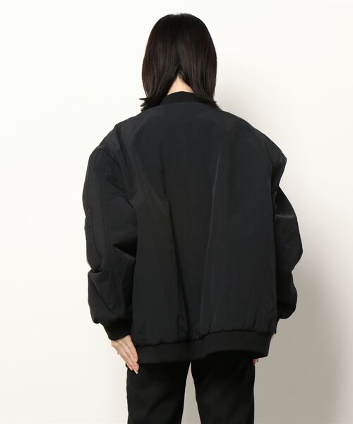 Q(キュー)の「リバーシブル MA-1ブルゾン(MA-1・レディース・ライトグレー/ブラック・MEDIUM)」の7枚目の写真