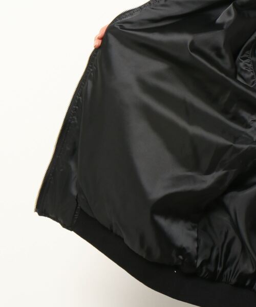 Q(キュー)の「リバーシブル MA-1ブルゾン(MA-1・レディース・ライトグレー/ブラック・MEDIUM)」の6枚目の写真