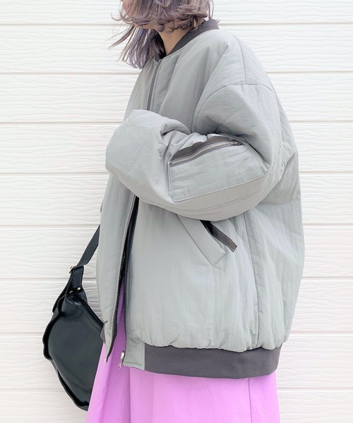 Q(キュー)の「リバーシブル MA-1ブルゾン(MA-1・レディース・ライトグレー/ブラック・MEDIUM)」の2枚目の写真