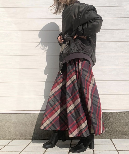 Q(キュー)の「リバーシブル MA-1ブルゾン(MA-1・レディース・ライトグレー/ブラック・MEDIUM)」の4枚目の写真