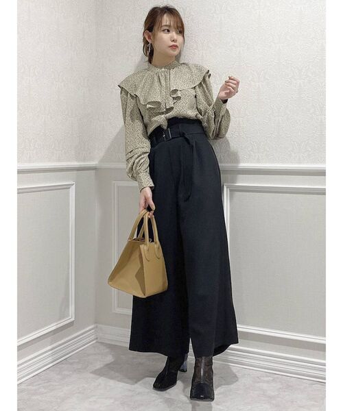 dazzlin（ダズリン）の「ハイウエストタックワイドパンツ（その他パンツ・レディース・ブラック/グリーン/アイボリー・SMALL/MEDIUM）」の6枚目の写真