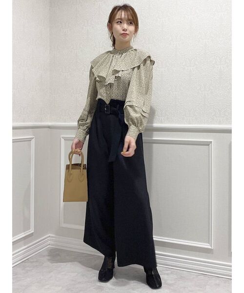 dazzlin（ダズリン）の「ハイウエストタックワイドパンツ（その他パンツ・レディース・ブラック/グリーン/アイボリー・SMALL/MEDIUM）」の4枚目の写真