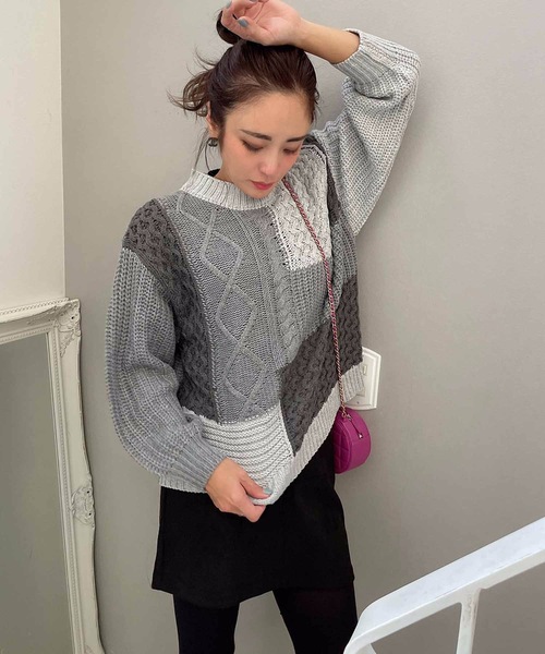 M y u(ミュー)の「【ZOZO限定アイテム】配色パッチワークニット(ニット/セーター・レディース・ベージュ/グレー・FREE)」の4枚目の写真