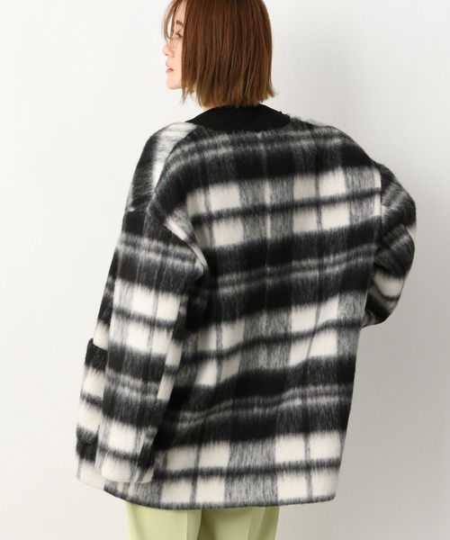 A part by（アパートバイ）の「シャギーVショートコート　262746（その他アウター・レディース・グリーン系その他3/オフホワイト・FREE）」の12枚目の写真