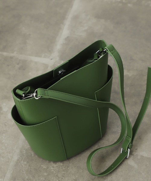 SENSE OF PLACE by URBAN RESEARCH（センスオブプレイスバイアーバンリサーチ）の「2WAYアウトポケットミニトートバッグ（トートバッグ・レディース・ブラック/ベージュ/オリーブ/グリーン/イエロー/ベージュ系その他・ONE）」の13枚目の写真