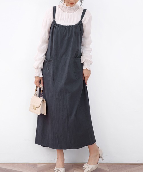 Doux Belle（ドゥーベル）の「ギャザーロングサロペットスカート（ジャンパースカート・レディース・ダークグレー/パープル/ライトグレー/ブラック/キャメル・FREE）」の4枚目の写真