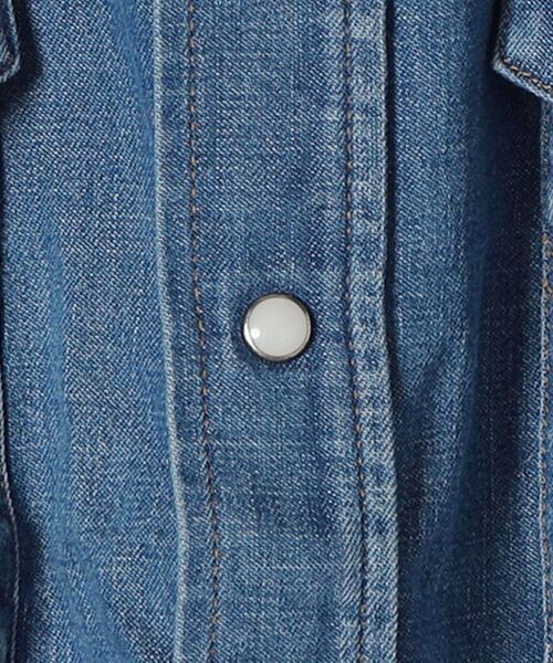 SHIPS(シップス)の「Wrangler:オーバーサイズエンブロイダリーシャツ(シャツ/ブラウス・レディース・ライトブルー・ONE SIZE)」の4枚目の写真
