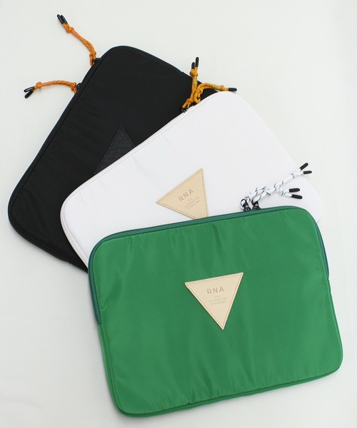 RNA（アールエヌエー）の「E4844 Ｗ　ＺＩＰスリーブケース（クラッチバッグ・レディース・ホワイト/ブラック/グリーン・FREE）」の5枚目の写真