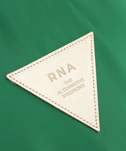 RNA（アールエヌエー）の「E4844 Ｗ　ＺＩＰスリーブケース（クラッチバッグ・レディース・ホワイト/ブラック/グリーン・FREE）」の8枚目の写真