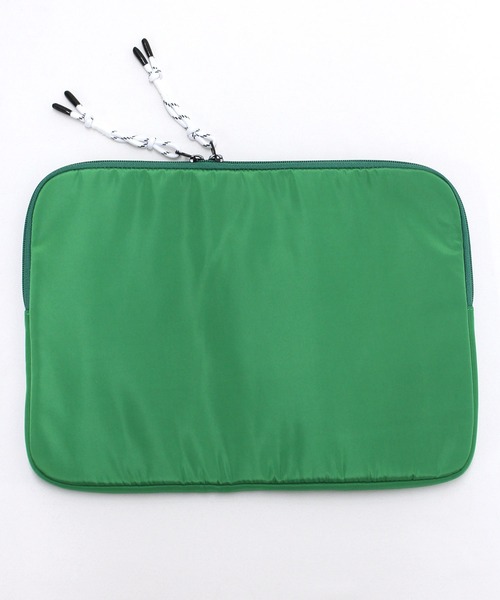 RNA（アールエヌエー）の「E4844 Ｗ　ＺＩＰスリーブケース（クラッチバッグ・レディース・ホワイト/ブラック/グリーン・FREE）」の4枚目の写真