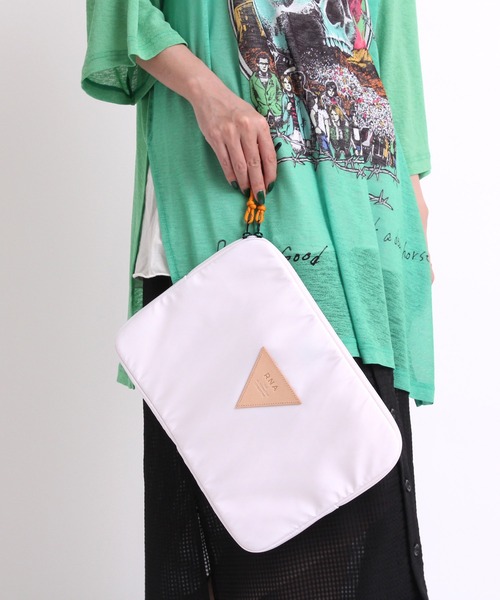 RNA（アールエヌエー）の「E4844 Ｗ　ＺＩＰスリーブケース（クラッチバッグ・レディース・ホワイト/ブラック/グリーン・FREE）」の21枚目の写真