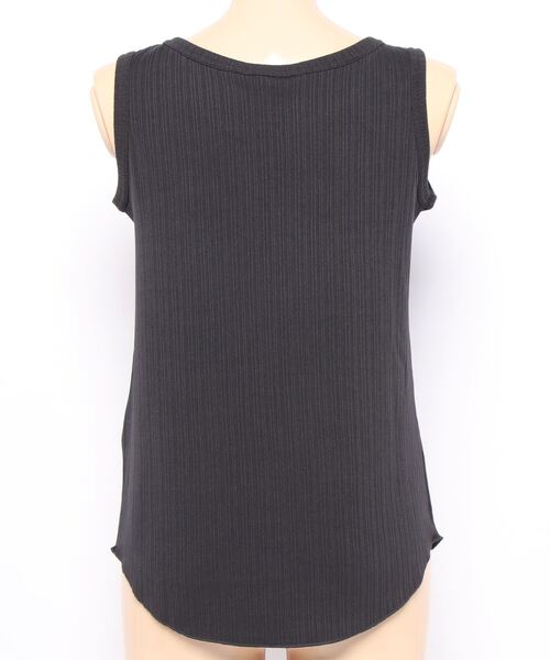 NICOLE white（ニコルホワイト）の「ランダムリブ 無地タンクトップ（タンクトップ・レディース・ライトグレー/チャコールグレー/グリーン/オフホワイト・FREE）」の6枚目の写真