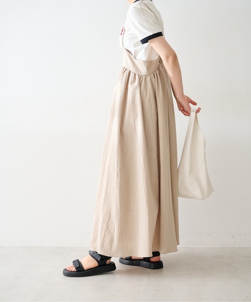 FREE'S MART（フリーズマート）の「◆ギャザーフレアキャミワンピース（ワンピース・レディース・ブラック/ベージュ/レッド・SMALL/MEDIUM）」の16枚目の写真