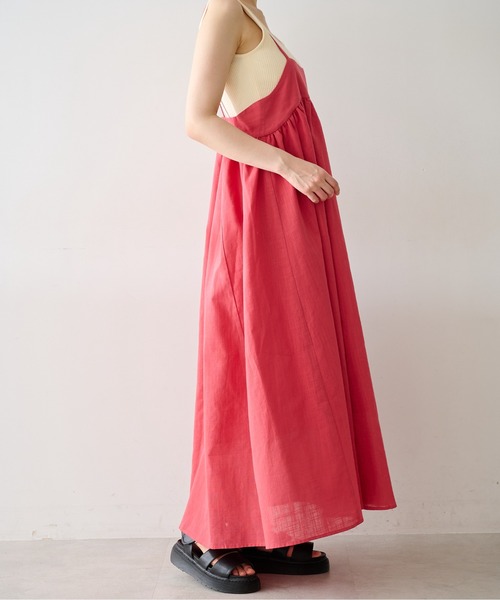 FREE'S MART（フリーズマート）の「◆ギャザーフレアキャミワンピース（ワンピース・レディース・ブラック/ベージュ/レッド・SMALL/MEDIUM）」の22枚目の写真