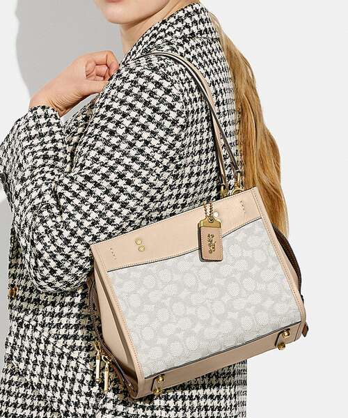 COACH ローグ 25・シグネチャー テキスタイル ジャカード