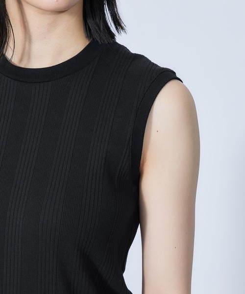 ROPE'(ロペ)の「【2枚セット】パックTシャツ(Tシャツ/カットソー・レディース・ホワイト/ブラック/ベージュ・38)」の11枚目の写真