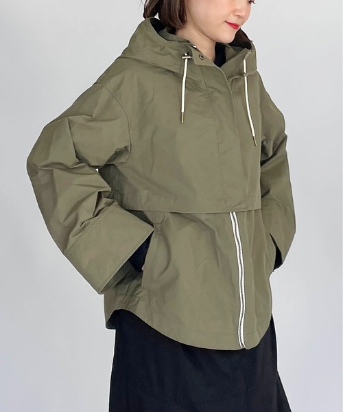 LUGIVA（ルギヴァ）の「グログランフード付きジャケット（マウンテンパーカー・レディース・ブラック/カーキ/ブラウン・M）」の3枚目の写真