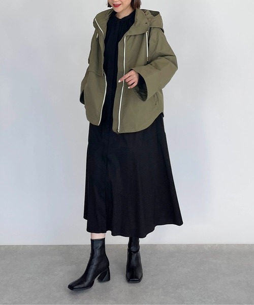 LUGIVA（ルギヴァ）の「グログランフード付きジャケット（マウンテンパーカー・レディース・ブラック/カーキ/ブラウン・M）」の14枚目の写真