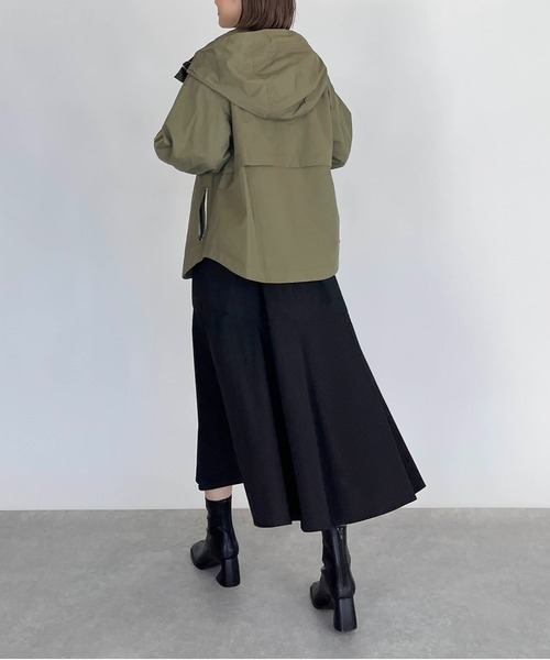 LUGIVA（ルギヴァ）の「グログランフード付きジャケット（マウンテンパーカー・レディース・ブラック/カーキ/ブラウン・M）」の15枚目の写真