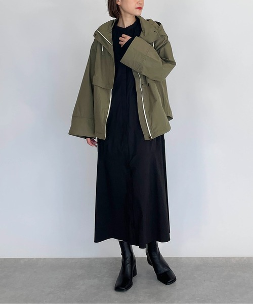 LUGIVA（ルギヴァ）の「グログランフード付きジャケット（マウンテンパーカー・レディース・ブラック/カーキ/ブラウン・M）」の12枚目の写真