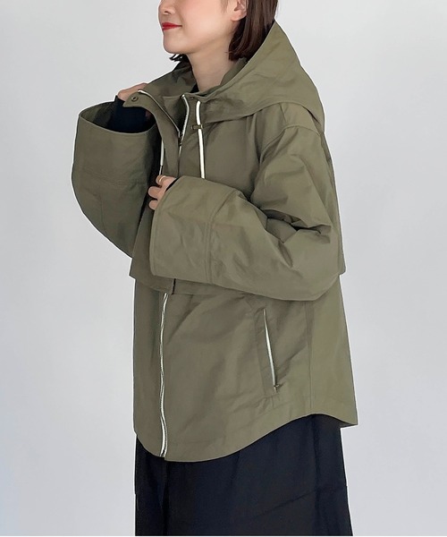 LUGIVA（ルギヴァ）の「グログランフード付きジャケット（マウンテンパーカー・レディース・ブラック/カーキ/ブラウン・M）」の8枚目の写真