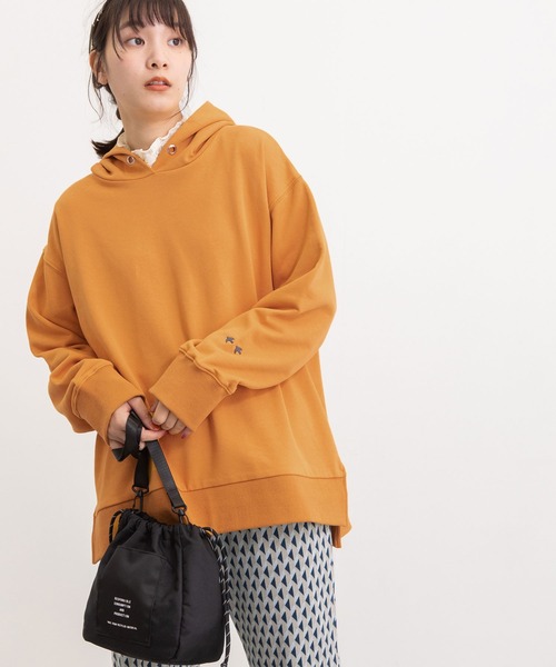 POU DOU DOU(プードゥドゥ)の「とり刺繍裏毛パーカー(パーカー・レディース・イエロー/グリーン/オートミール・3)」の4枚目の写真