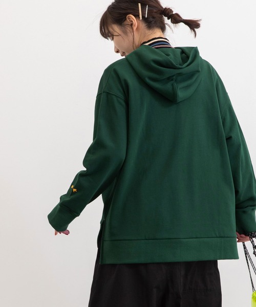 POU DOU DOU(プードゥドゥ)の「とり刺繍裏毛パーカー(パーカー・レディース・イエロー/グリーン/オートミール・3)」の15枚目の写真