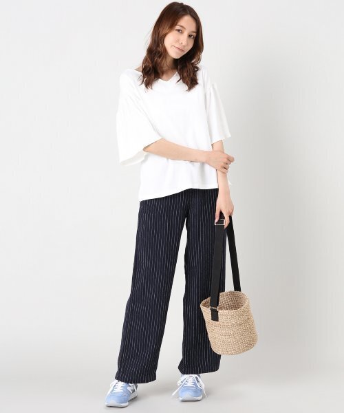 B.C STOCK（ベーセーストック）の「2WAY 綿袖フレアカットブラウス（Tシャツ/カットソー・レディース・ホワイト/サックスブルー・FREE）」の15枚目の写真