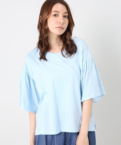 B.C STOCK（ベーセーストック）の「2WAY 綿袖フレアカットブラウス（Tシャツ/カットソー・レディース・ホワイト/サックスブルー・FREE）」の6枚目の写真