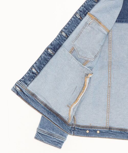 Guess（ゲス）の「GUESS Originals Oversized Denim Jacket（デニムジャケット・レディース・インディゴブルー・MEDIUM/X-SMALL/SMALL）」の14枚目の写真