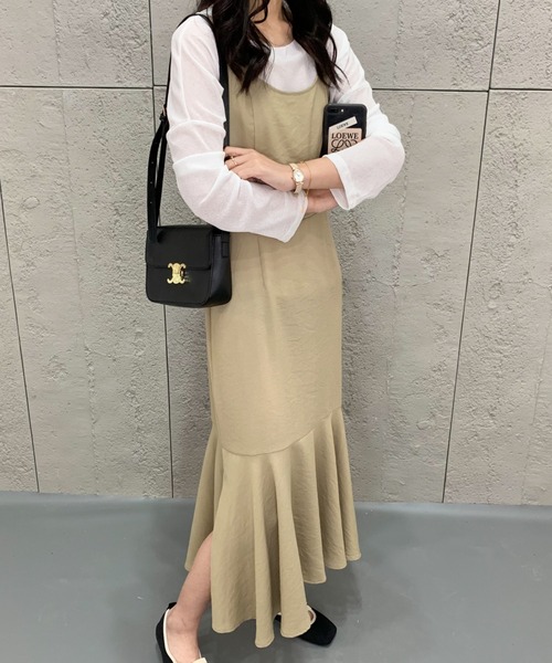 ECLIN(エクラン)の「スリットマーメイドキャミワンピース(ワンピース・レディース・チャコールグレー/ブルーグレー/カーキ/ベージュ・S/M)」の21枚目の写真