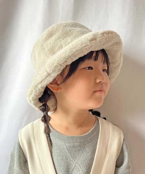 CIAOPANIC TYPY（チャオパニックティピー）の「【KIDS】フェイクファーバケットハット（ハット・キッズ・グレイッシュベージュ/ブラウン/ブラック/アイボリー・ONE SIZE）」の13枚目の写真