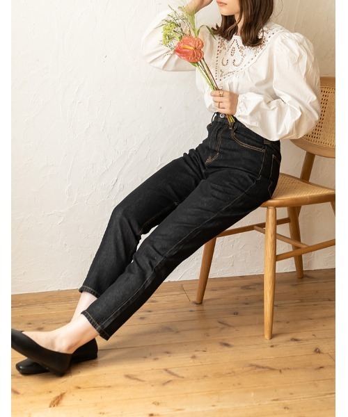 chocomee（チョコミー）の「taperd denim pants/テーパードデニムパンツ（デニムパンツ・レディース・ブラック/アイボリー/ブルー・FREE）」の10枚目の写真