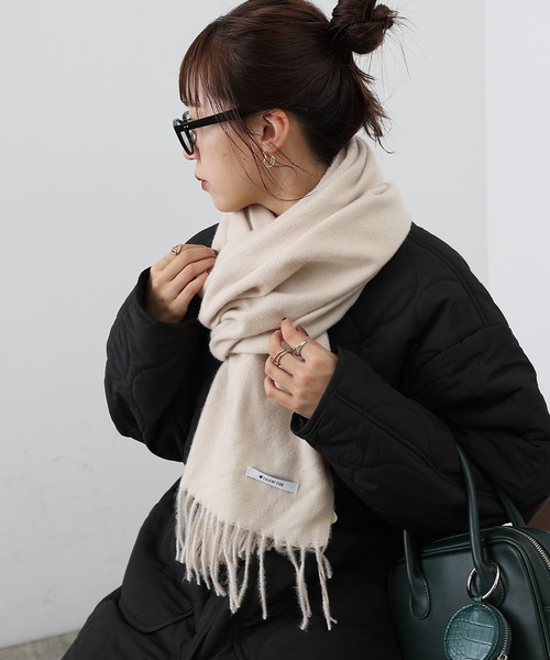 COLONY 2139(コロニートゥーワンスリーナイン)の「リサイクルポリストール(ストール/ショール・レディース・グレー/ベージュ/ブラック・FREE)」の14枚目の写真