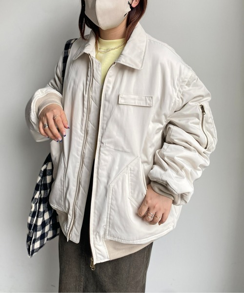 CPCM（シーピーシーエム）の「袖脱着CWUジャケット（MA-1・メンズ・ブラック/カーキ/アイボリー・MEDIUM/LARGE）」の2枚目の写真