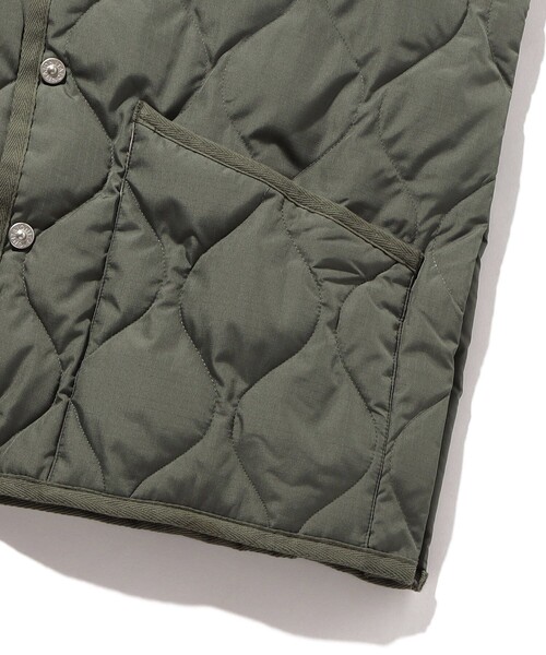 TAION(タイオン)の「WEB限定 TAION/タイオン ミリタリー クルーネック ダウンベスト/パッカブル(ダウンベスト・メンズ・ブラック/オリーブ・SMALL/MEDIUM/LARGE/X-LARGE)」の8枚目の写真