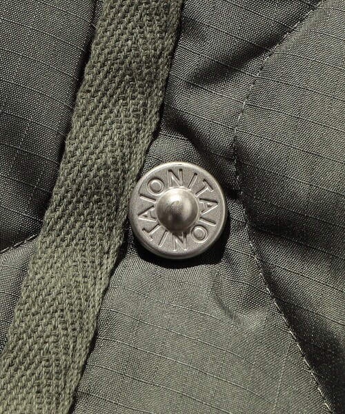 TAION(タイオン)の「WEB限定 TAION/タイオン ミリタリー クルーネック ダウンベスト/パッカブル(ダウンベスト・メンズ・ブラック/オリーブ・SMALL/MEDIUM/LARGE/X-LARGE)」の10枚目の写真