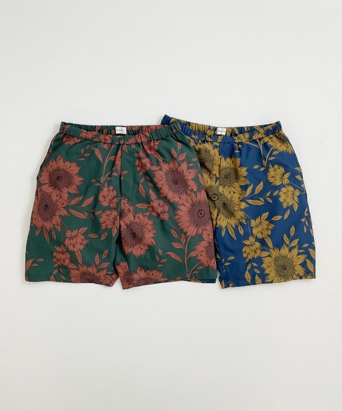 ARCH & LINE(アーチアンドライン)の「リサイクルポリエステルヒマワリ柄ショートパンツ SUNFLOWER EASY SHORTS(その他パンツ・レディース・ブルー/グリーン・1/2/3)」の10枚目の写真